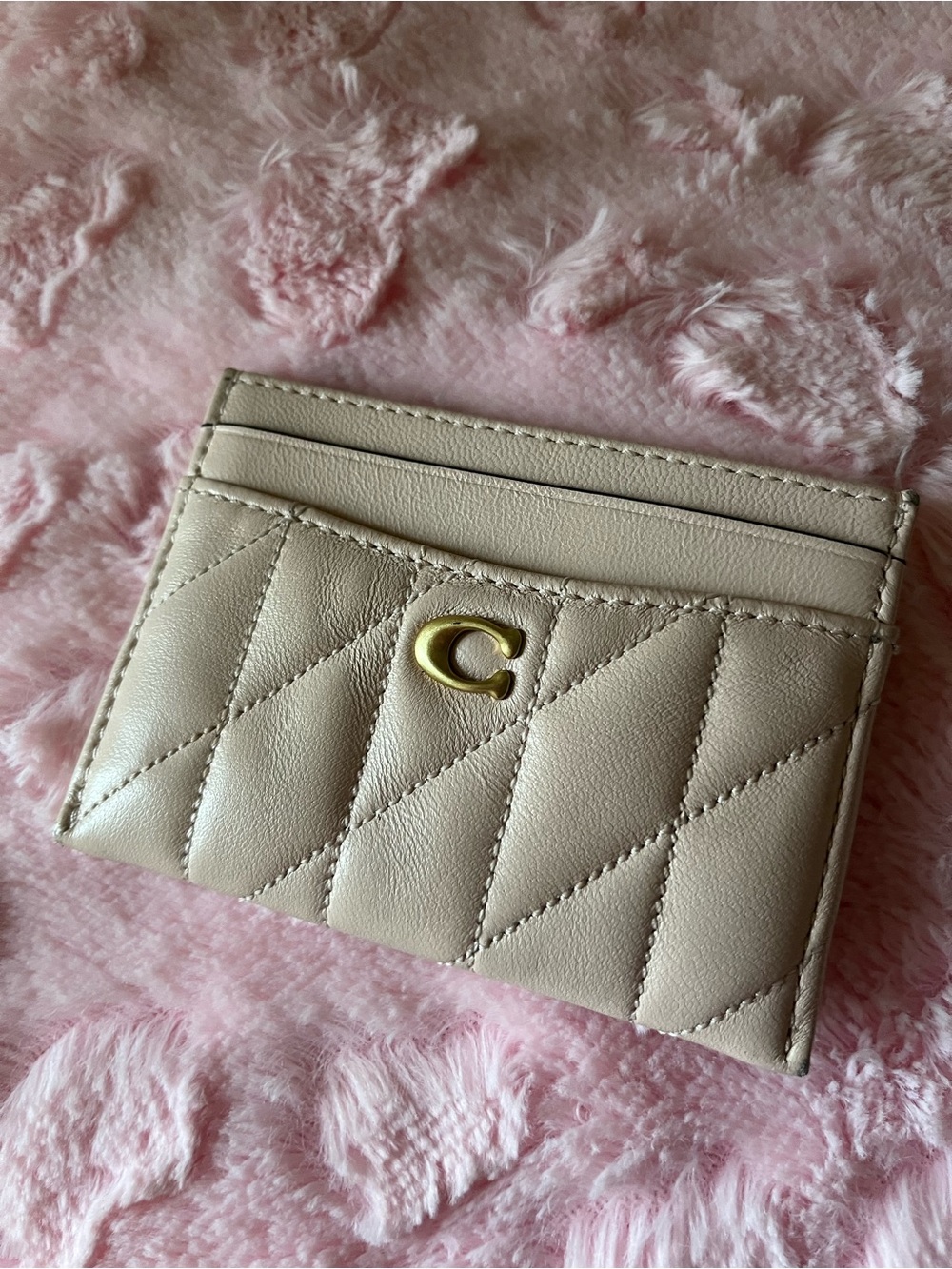 Coach Essential Card Case With Pillow Quilting